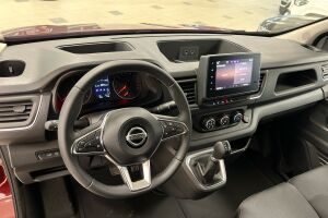 Nissan Primastar esikatselu 12