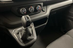 Nissan Primastar esikatselu 18