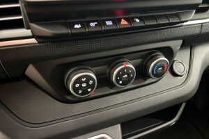 Nissan Primastar esikatselu 20