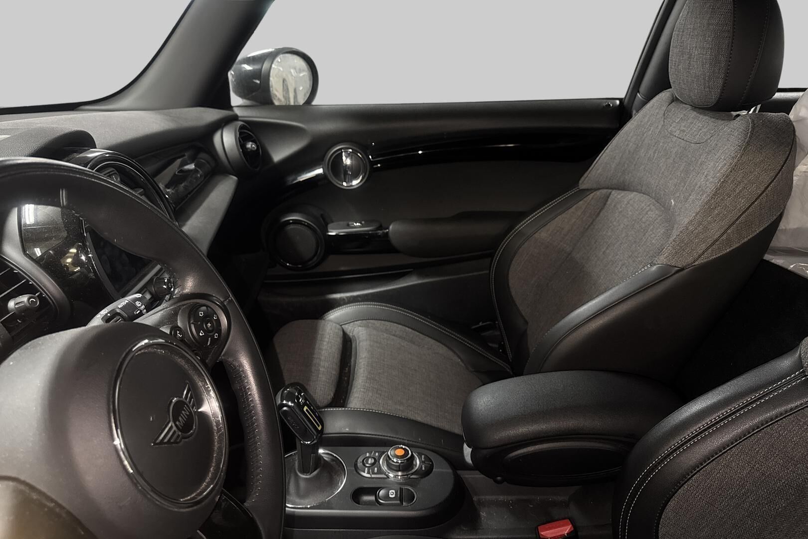 MINI Hatchback iso kuva 2