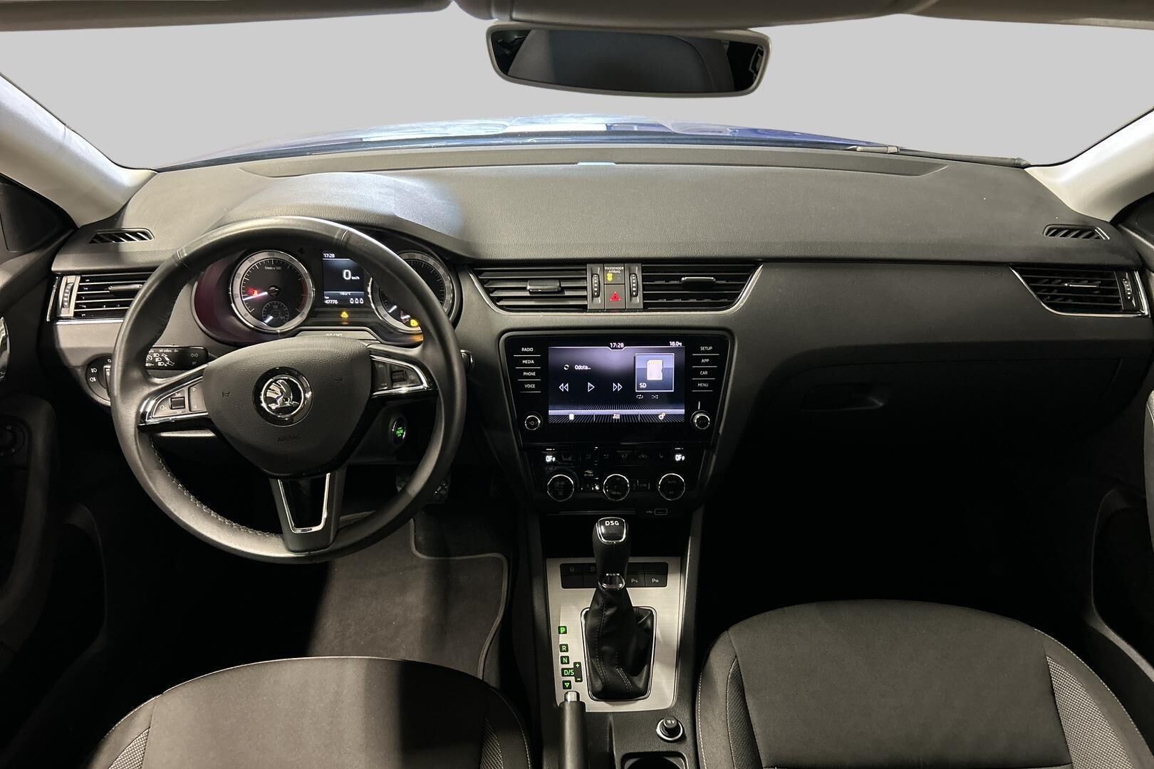 Skoda Octavia iso kuva 11