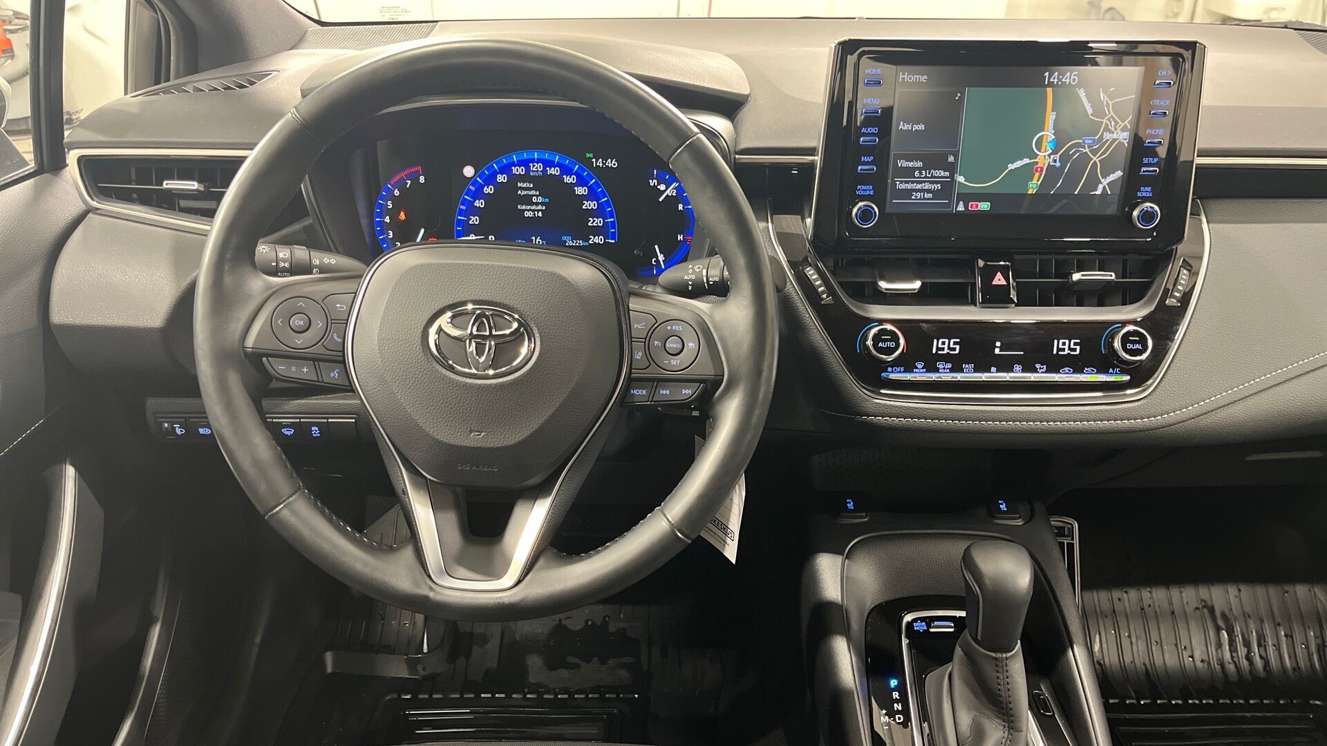 Toyota Corolla iso kuva 10