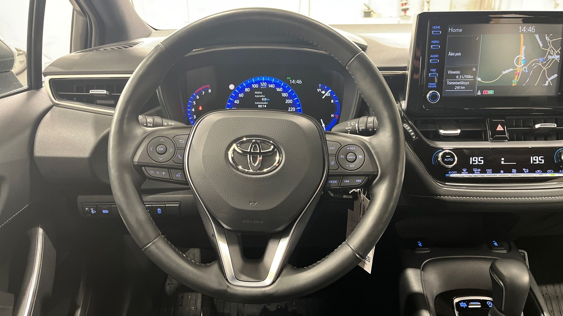Toyota Corolla iso kuva 11