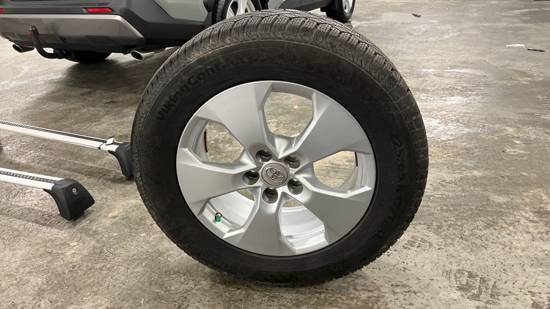 Toyota RAV4 iso kuva 20