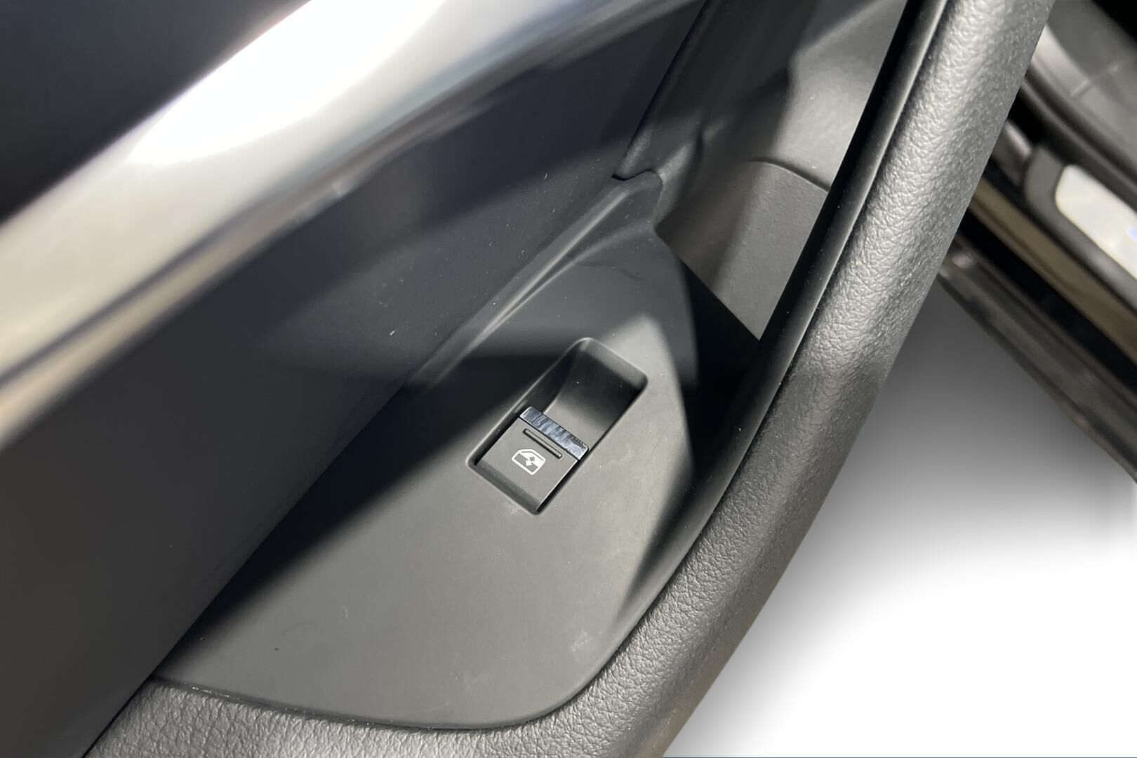 Audi A6 iso kuva 14