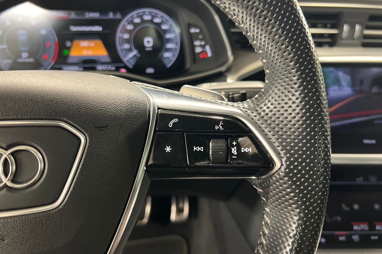 Audi A6 iso kuva 19