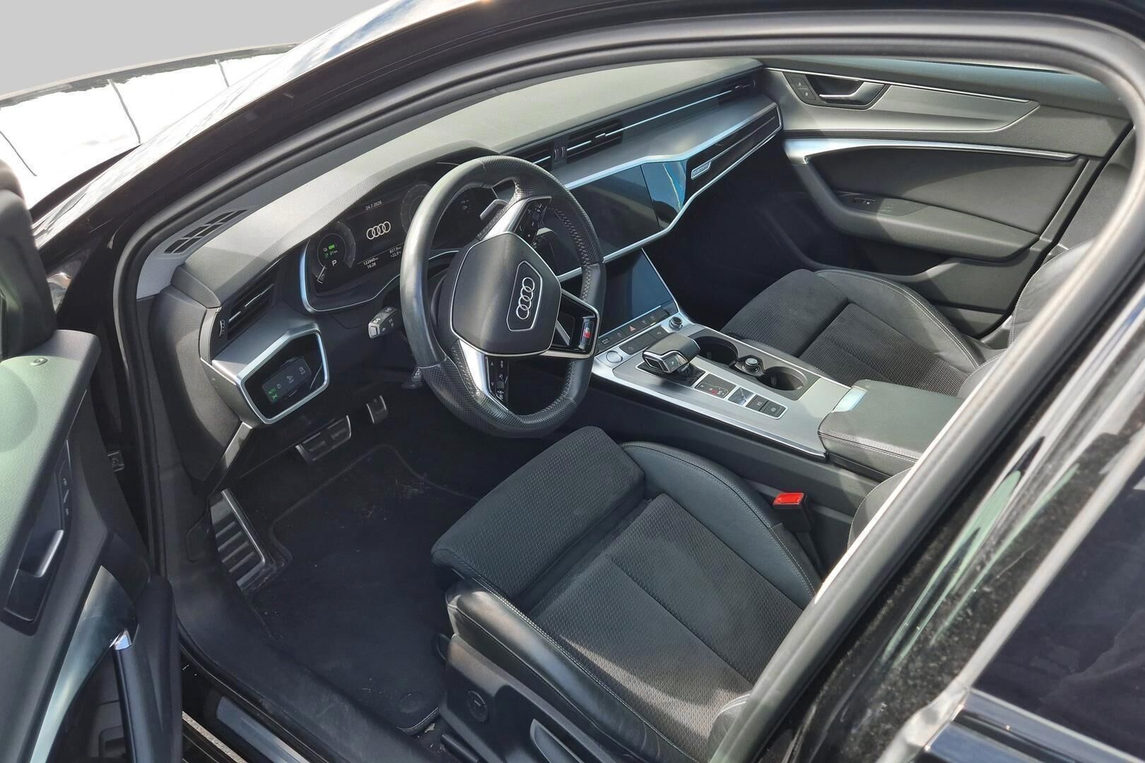 Audi A6 iso kuva 2