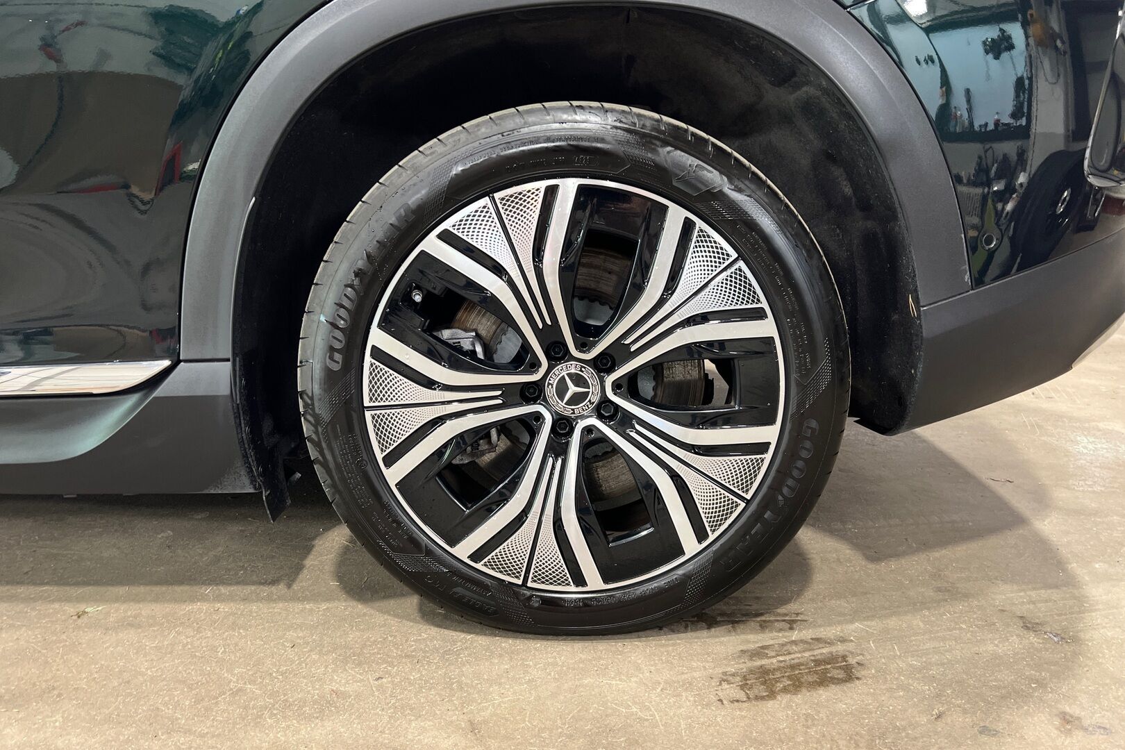 Mercedes-Benz EQE iso kuva 12