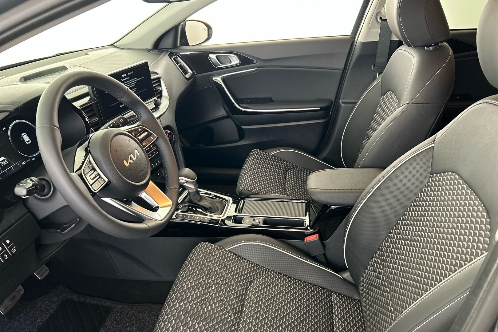 KIA Ceed iso kuva 28