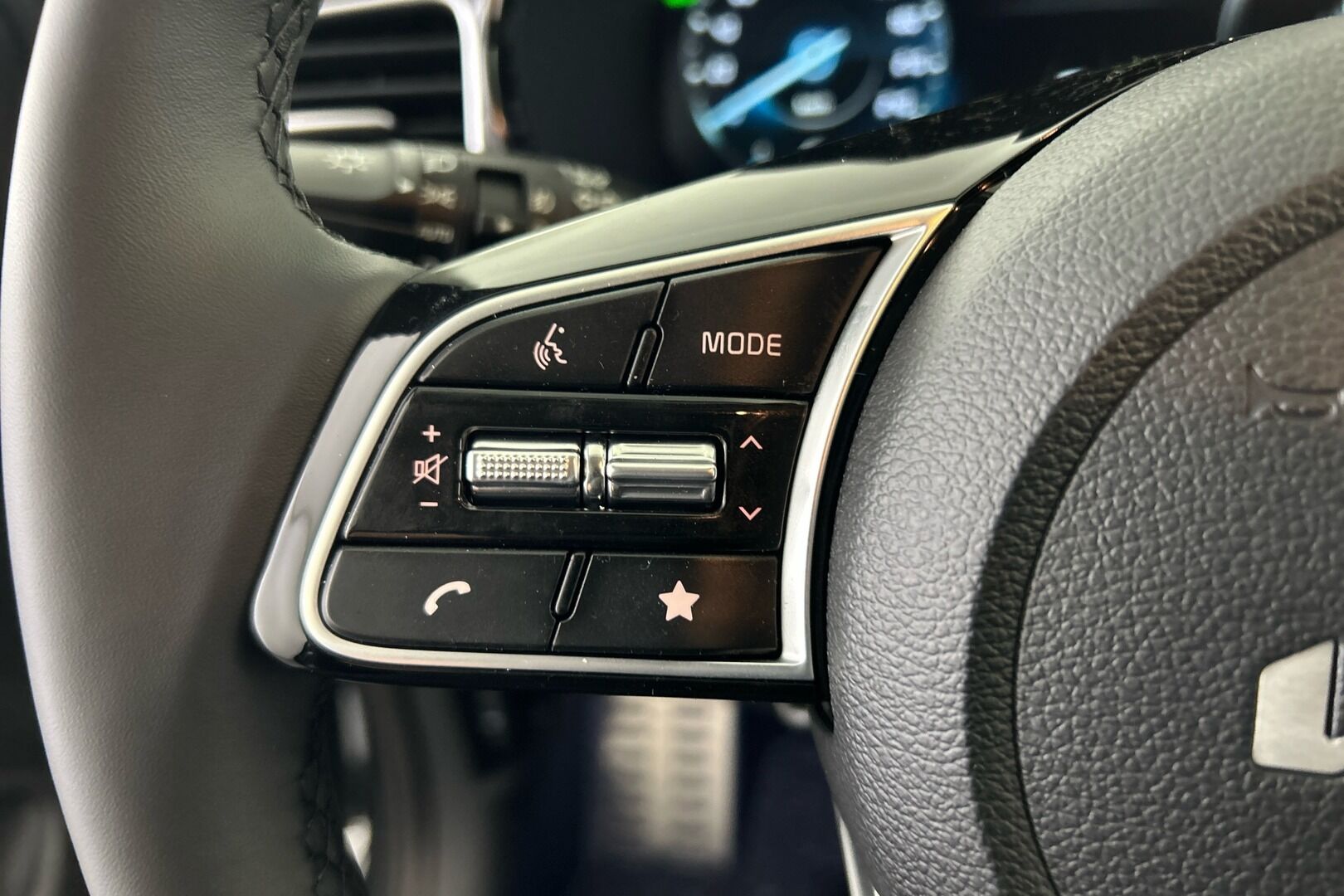 KIA Ceed iso kuva 15