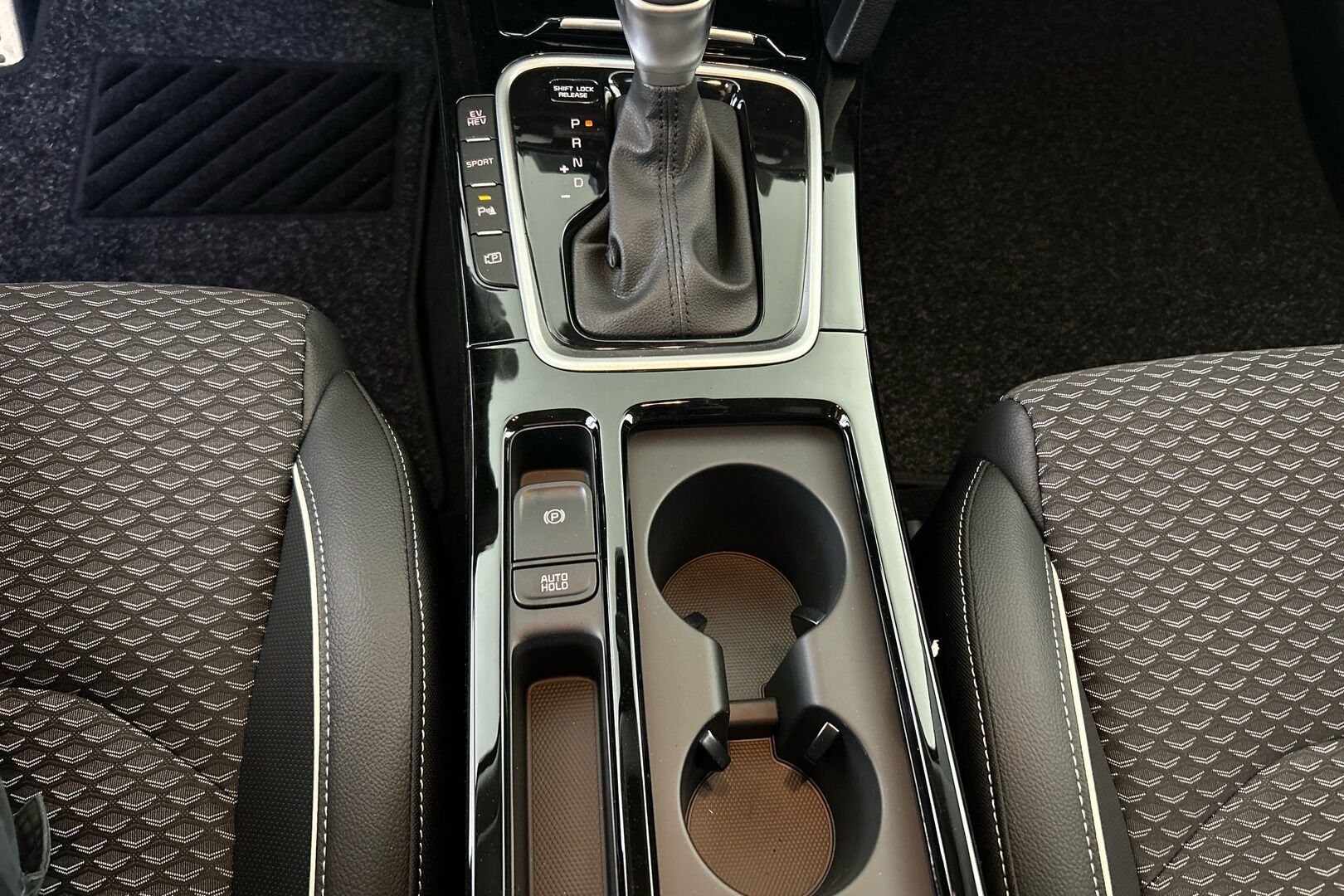 KIA Ceed iso kuva 16