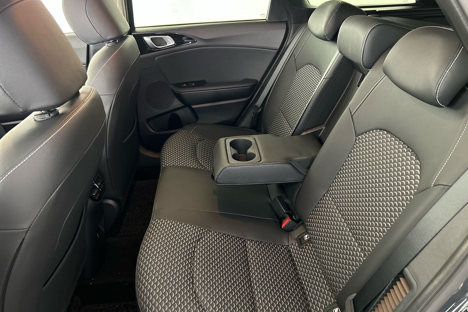 KIA Ceed iso kuva 27