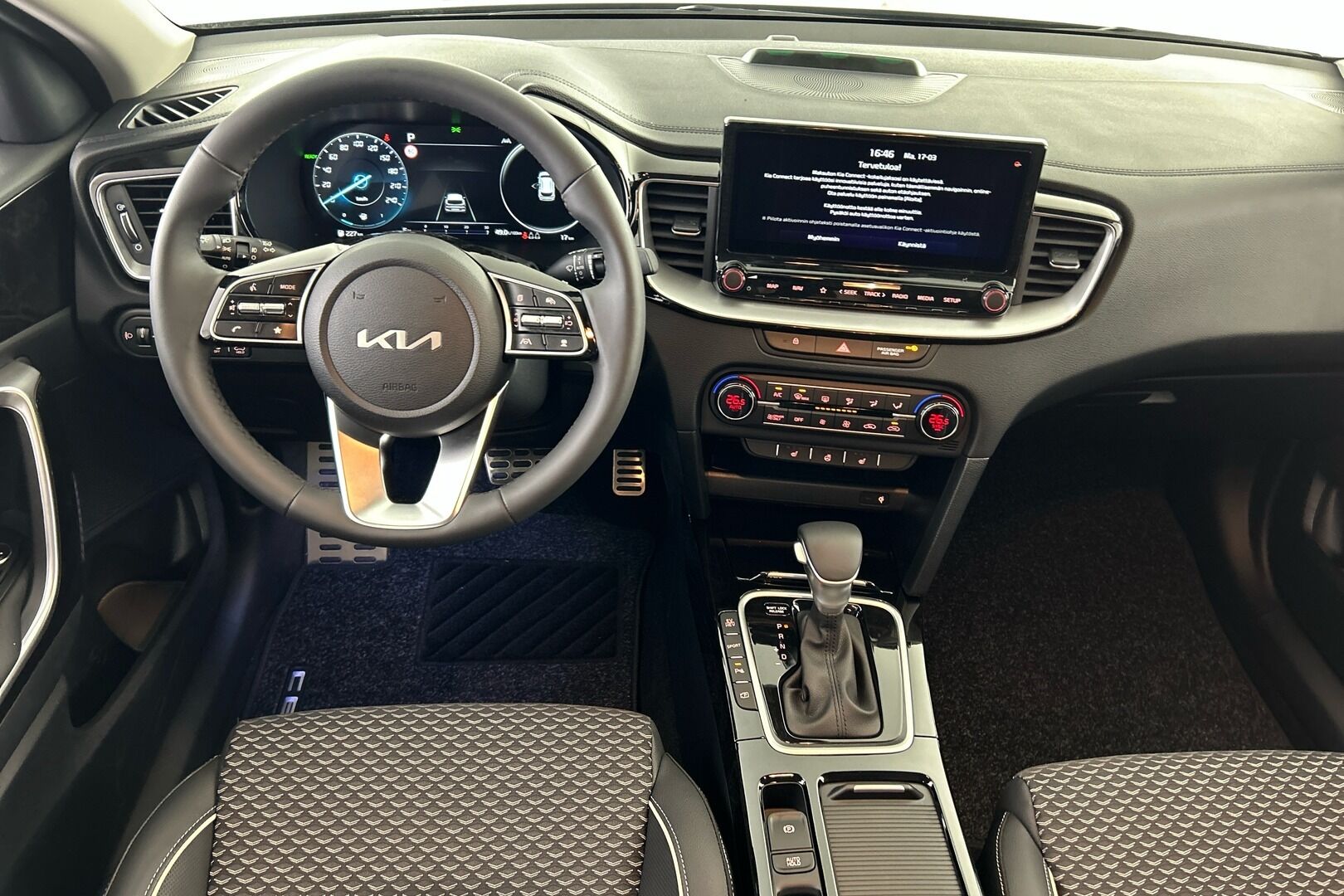 KIA Ceed iso kuva 6