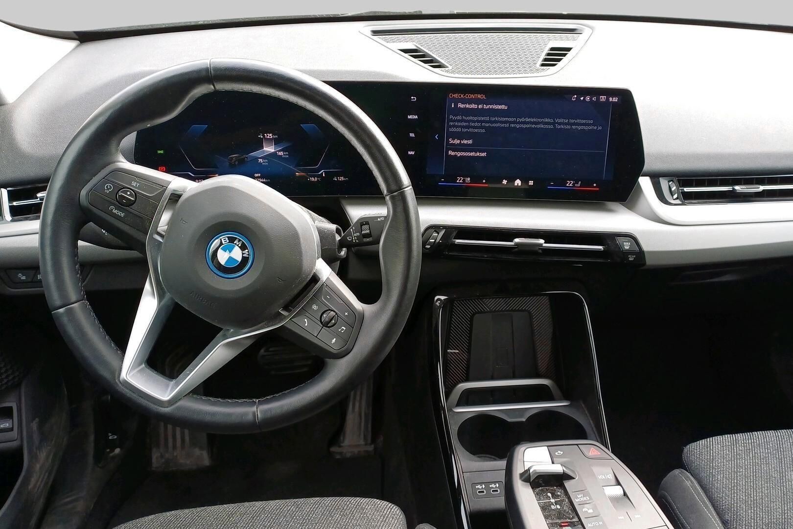 BMW iX1 iso kuva 1