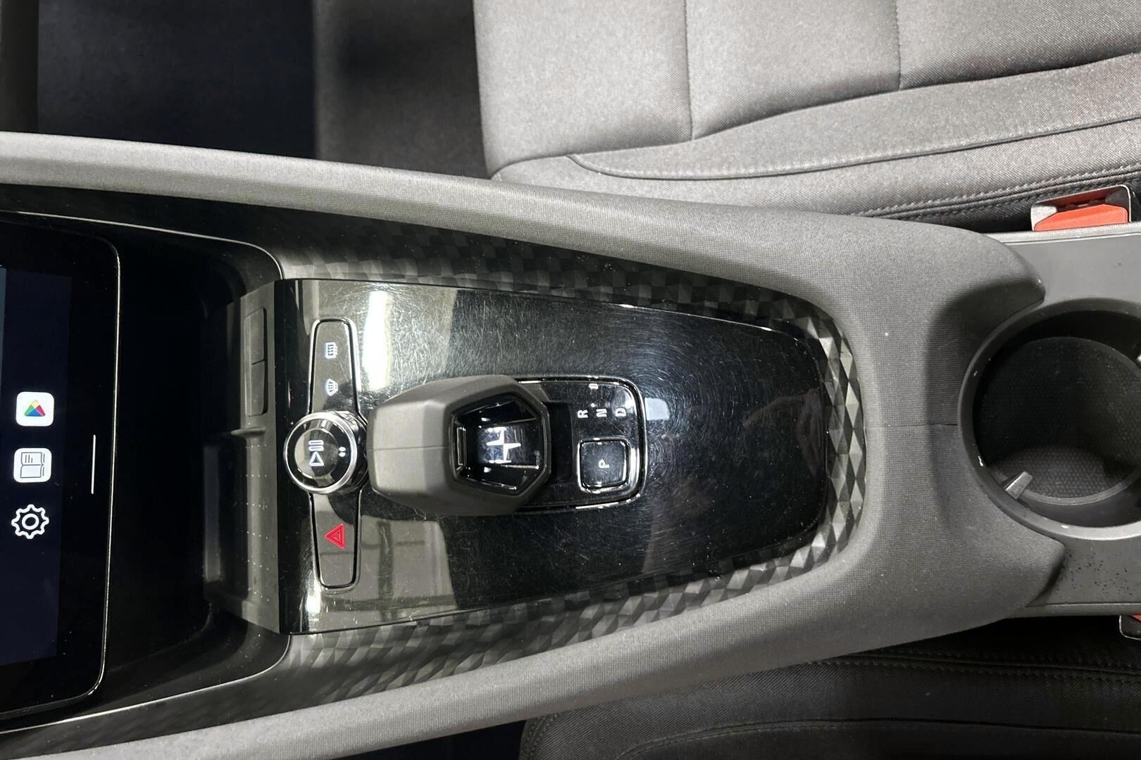 Polestar 2 iso kuva 11