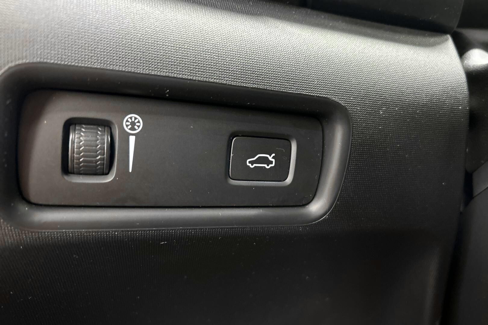 Polestar 2 iso kuva 13