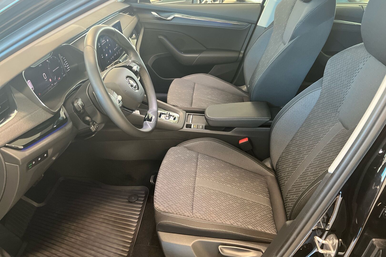 Skoda Octavia iso kuva 7