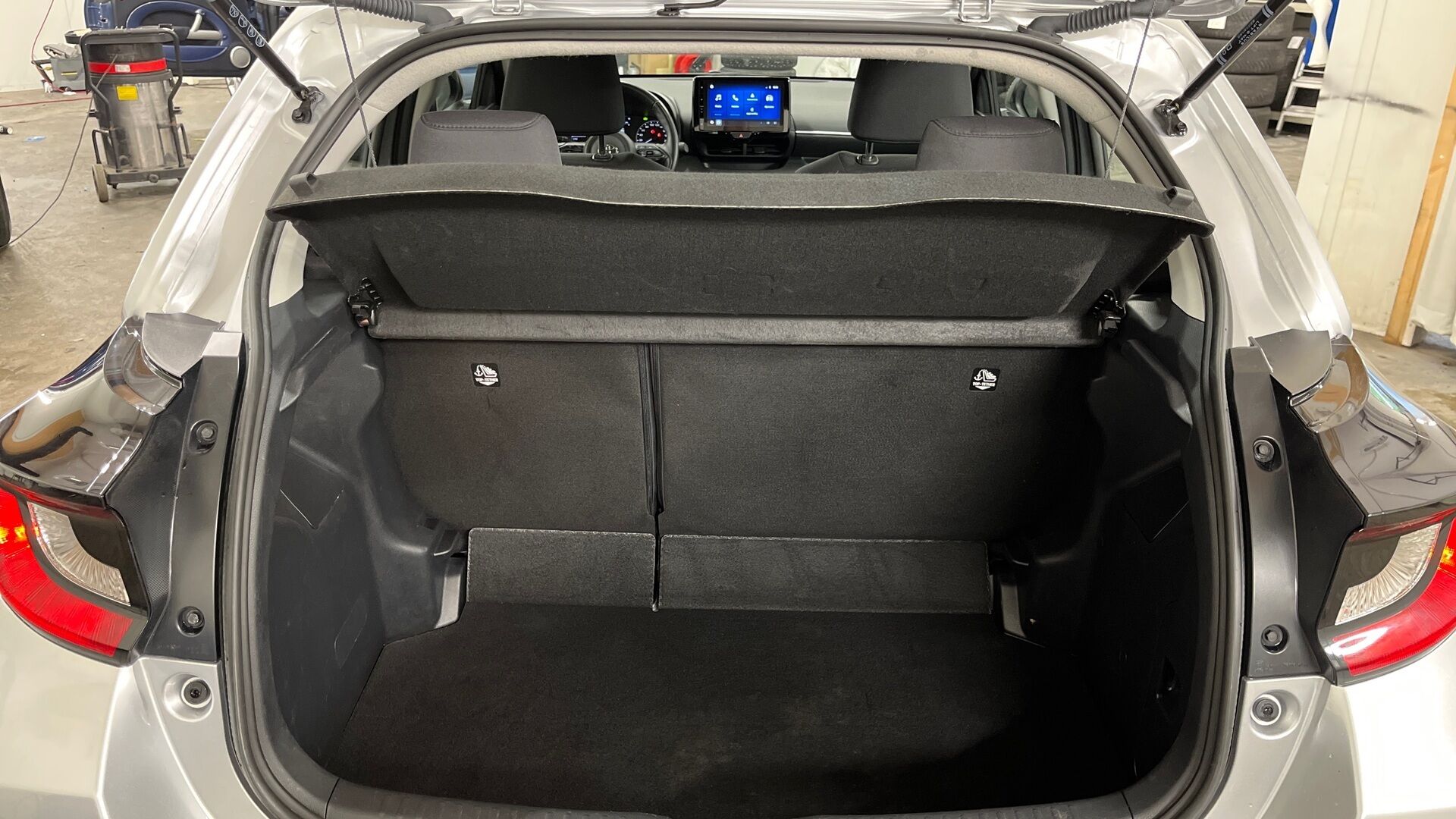 Toyota Yaris iso kuva 7