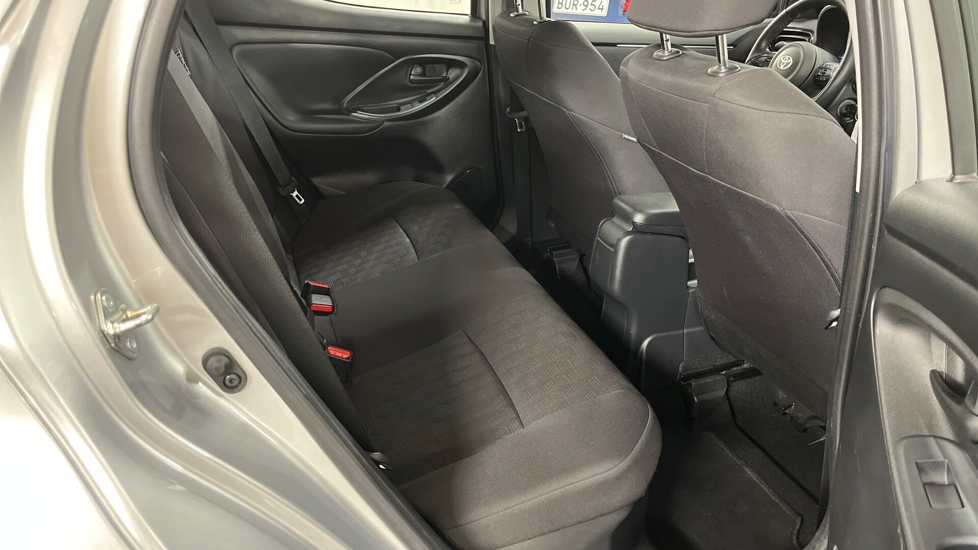 Toyota Yaris iso kuva 8