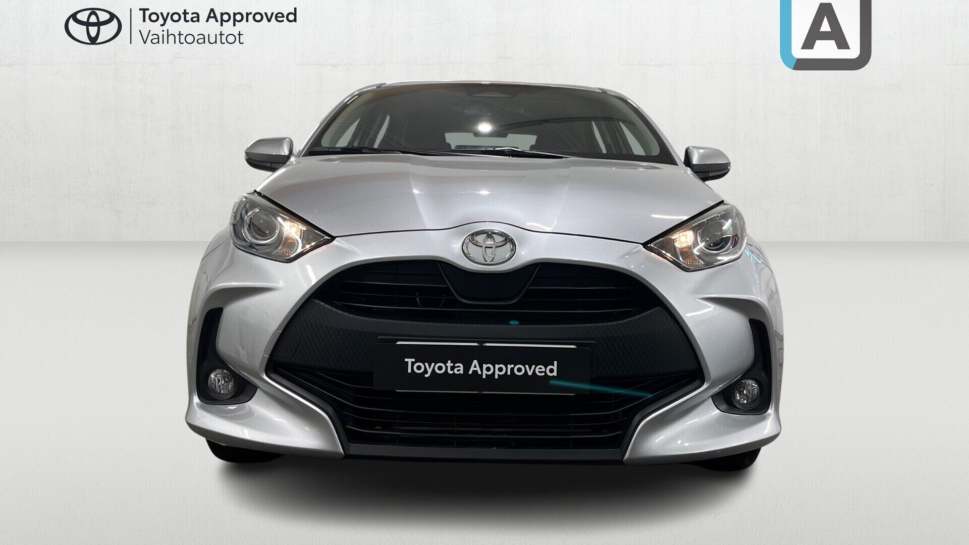 Toyota Yaris iso kuva 5
