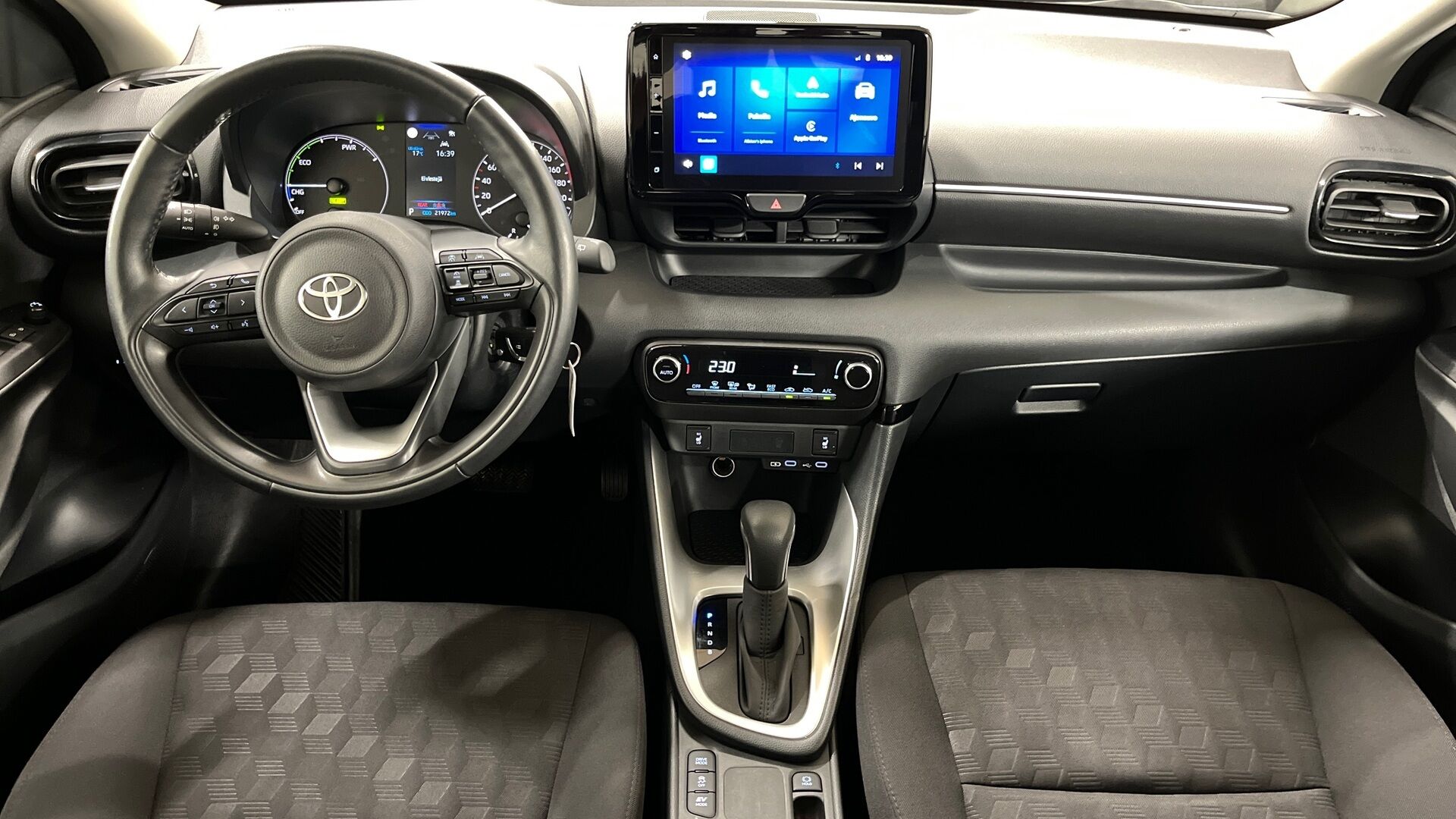 Toyota Yaris iso kuva 15