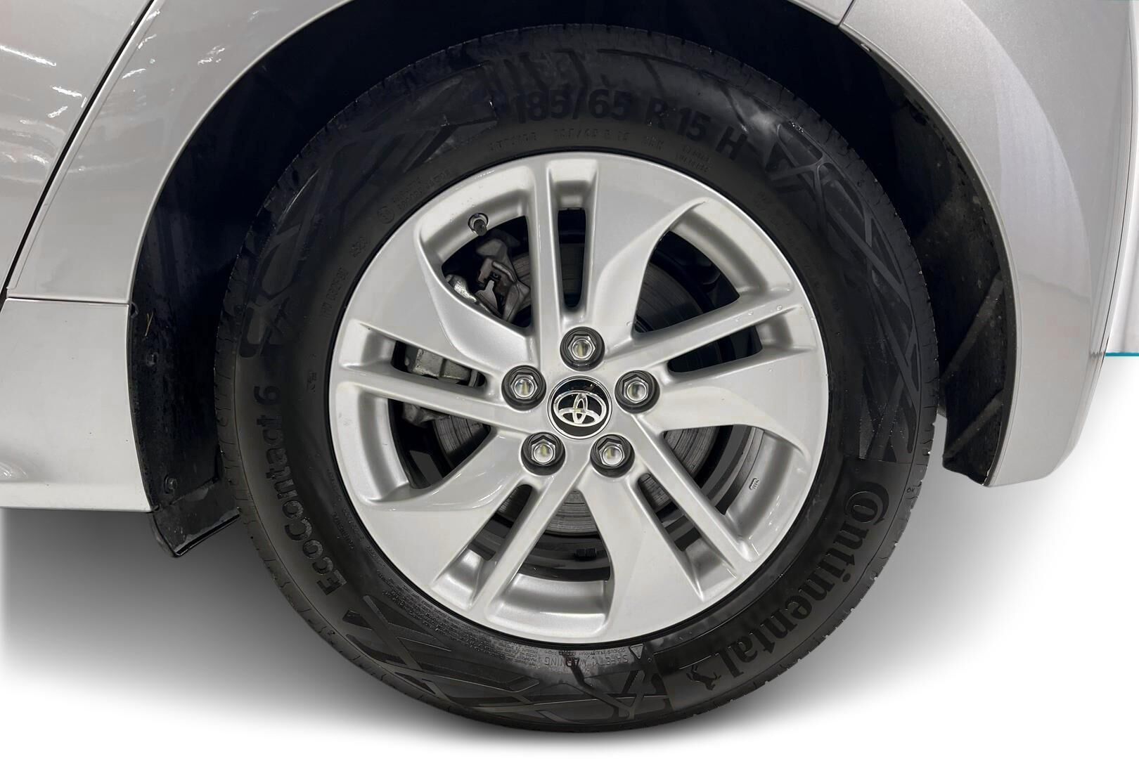 Toyota Yaris iso kuva 12