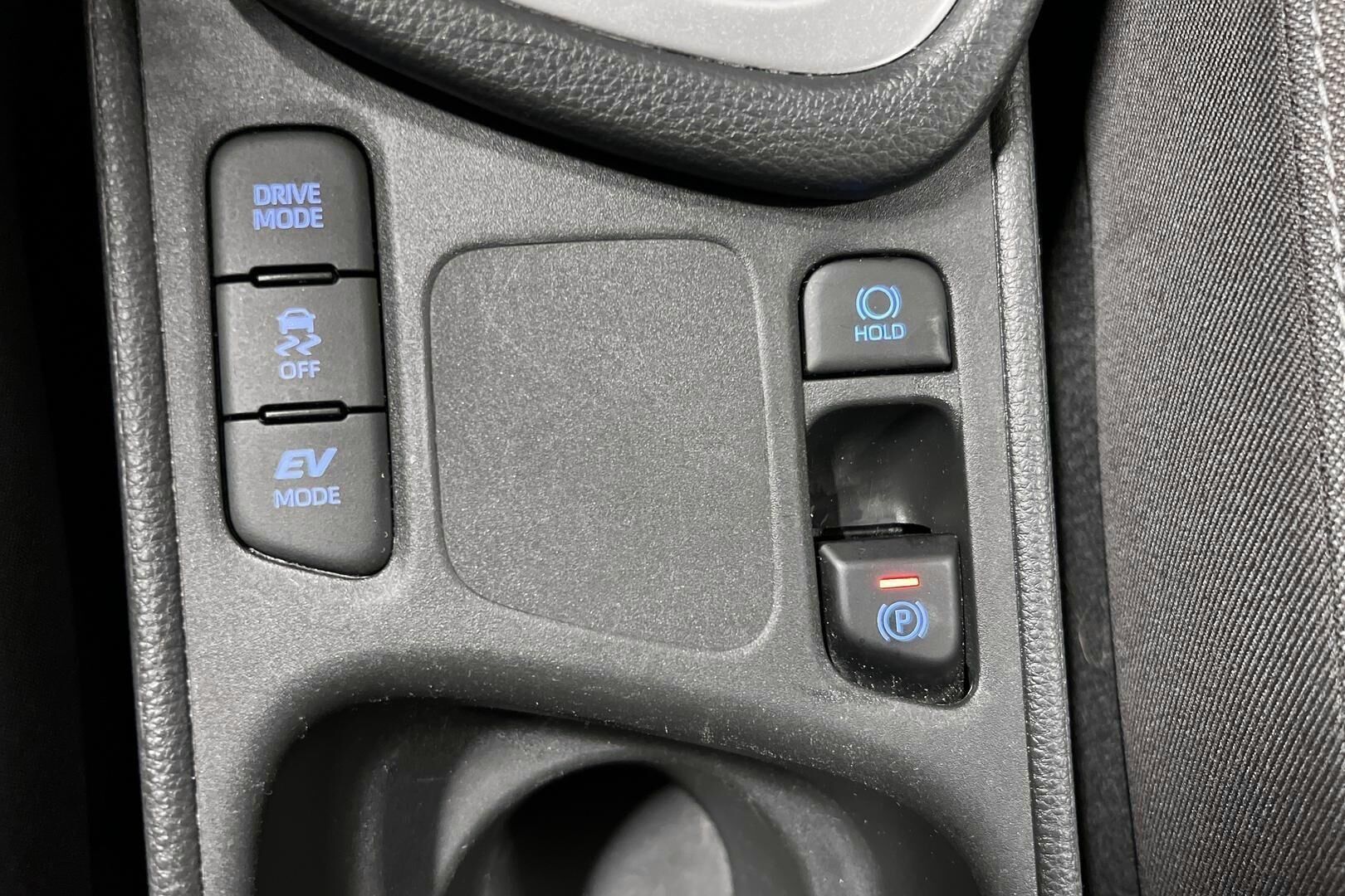 Toyota Yaris iso kuva 16