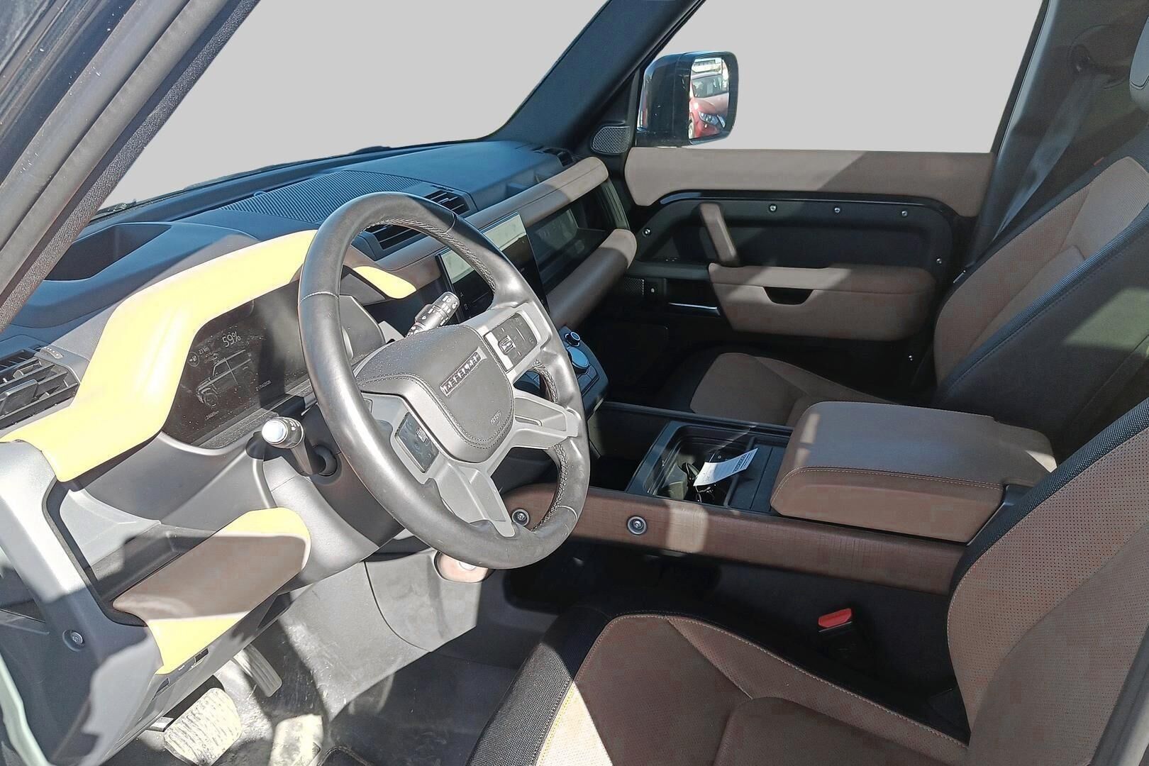 Land Rover Defender iso kuva 2