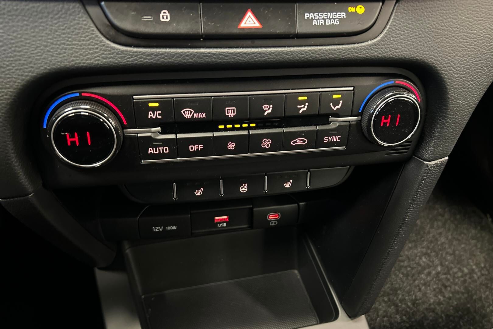 KIA Ceed iso kuva 20