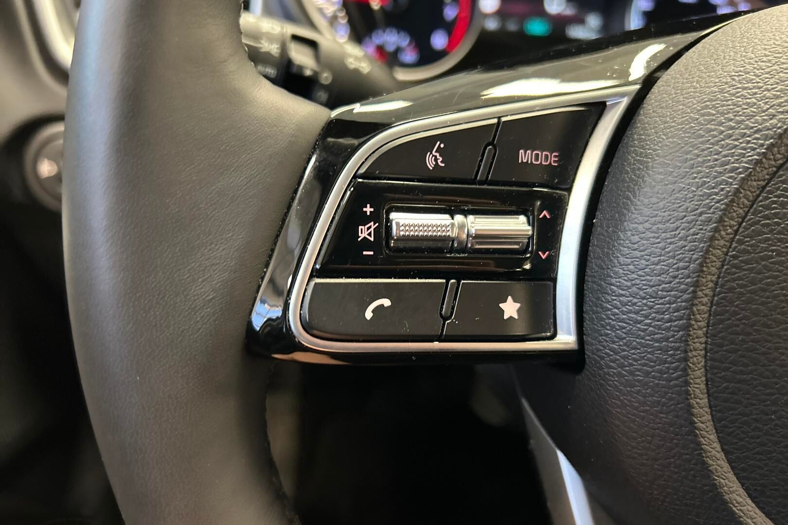 KIA Ceed iso kuva 22