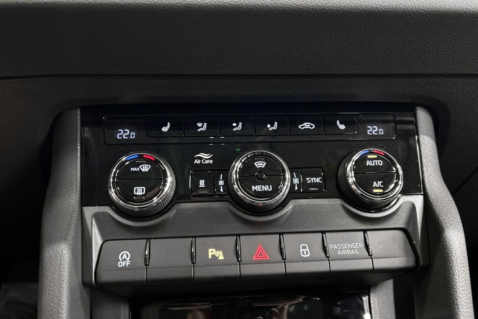 Skoda Karoq iso kuva 17