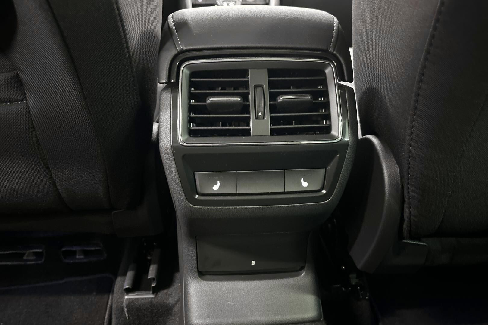 Skoda Karoq iso kuva 24