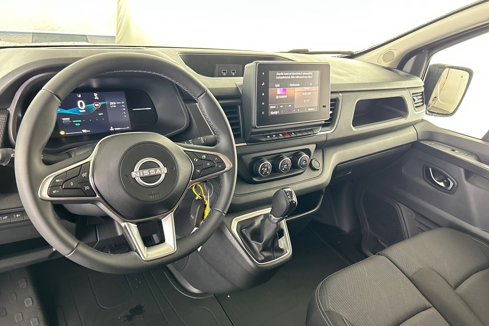 Nissan Primastar iso kuva 10