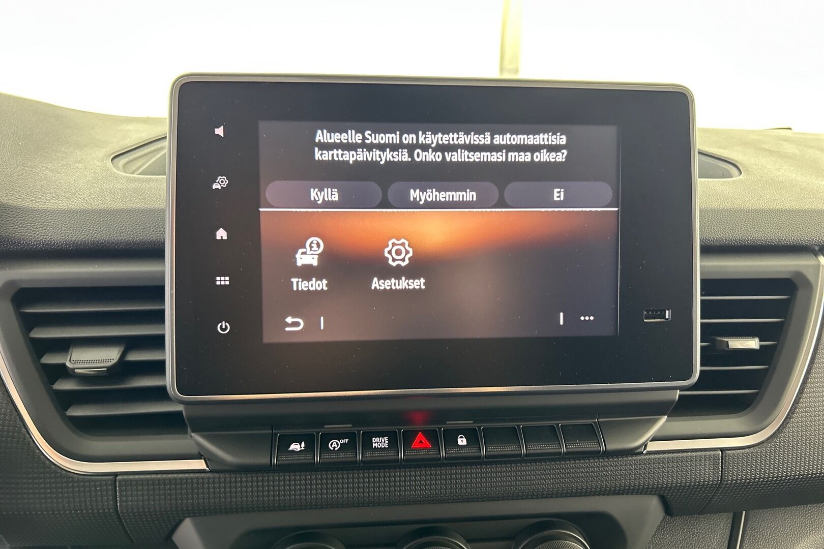 Nissan Primastar iso kuva 15