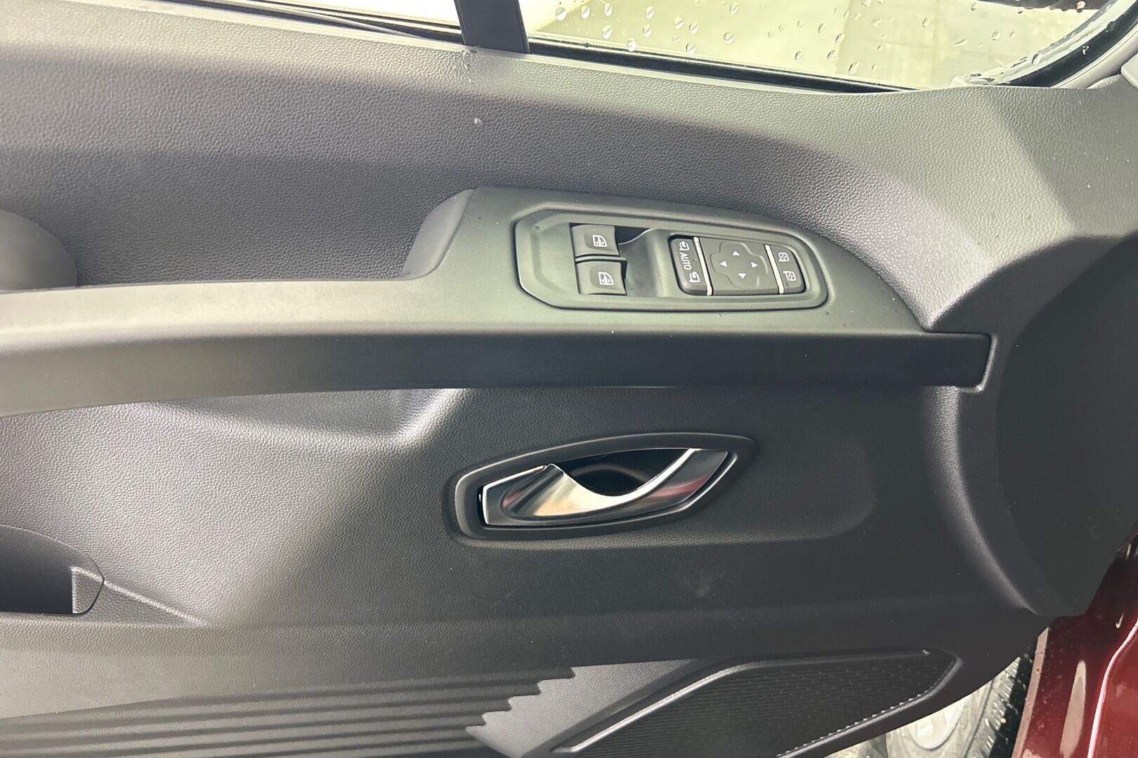 Nissan Primastar iso kuva 26