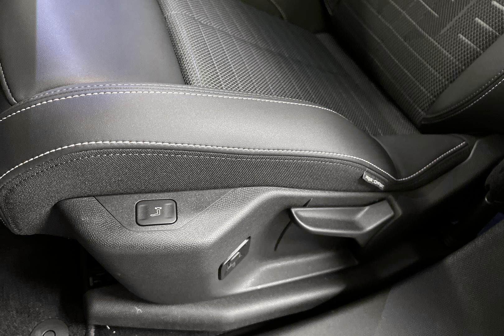 Peugeot 5008 iso kuva 15