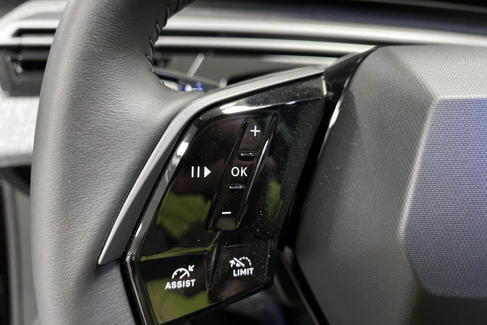 Peugeot 5008 iso kuva 17