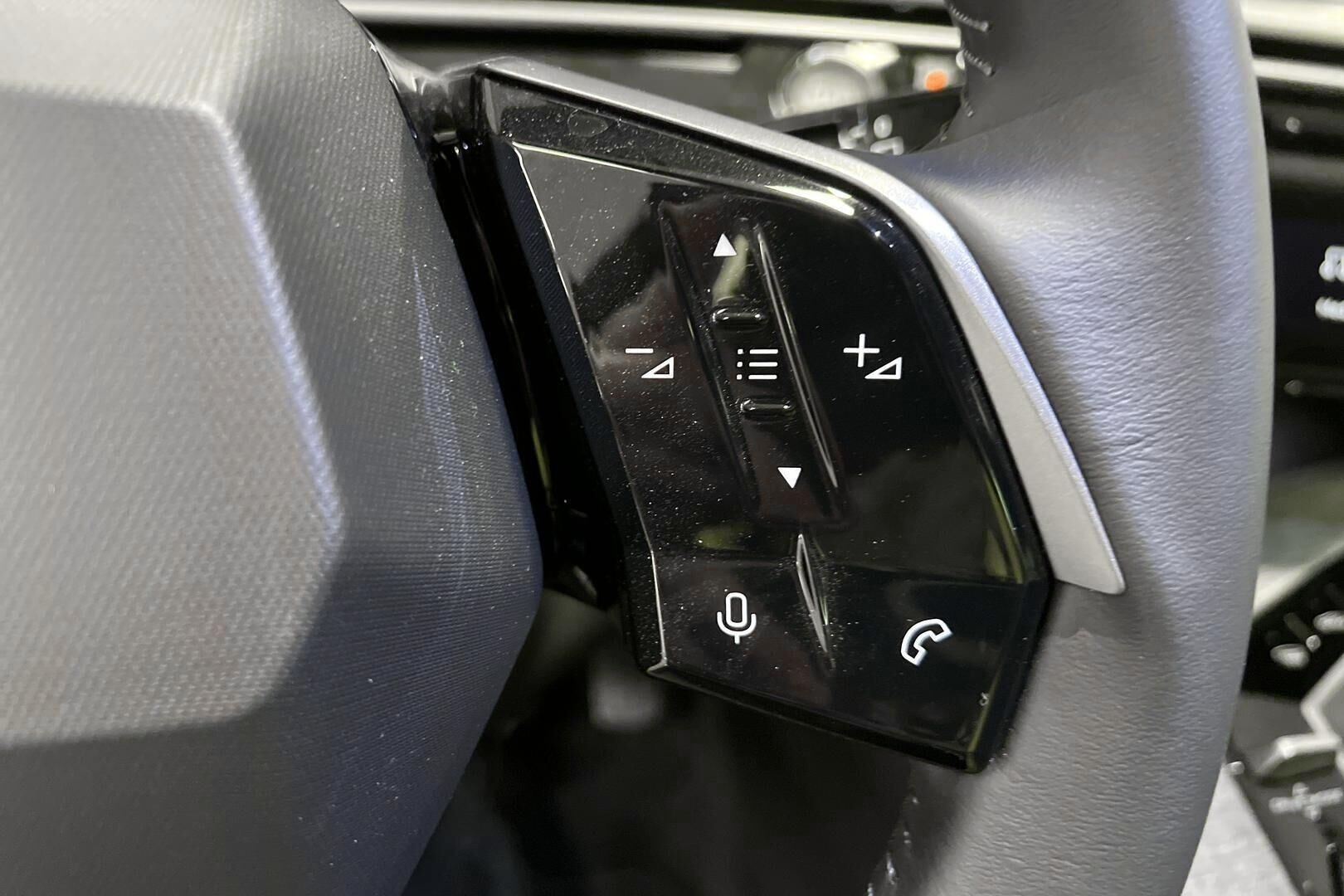 Peugeot 5008 iso kuva 18