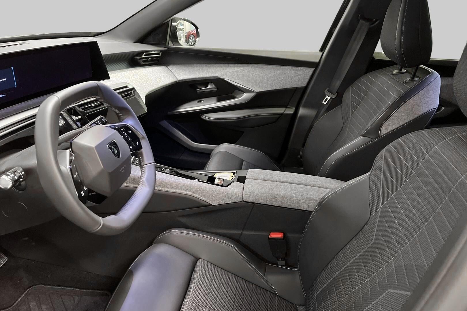 Peugeot 5008 iso kuva 8