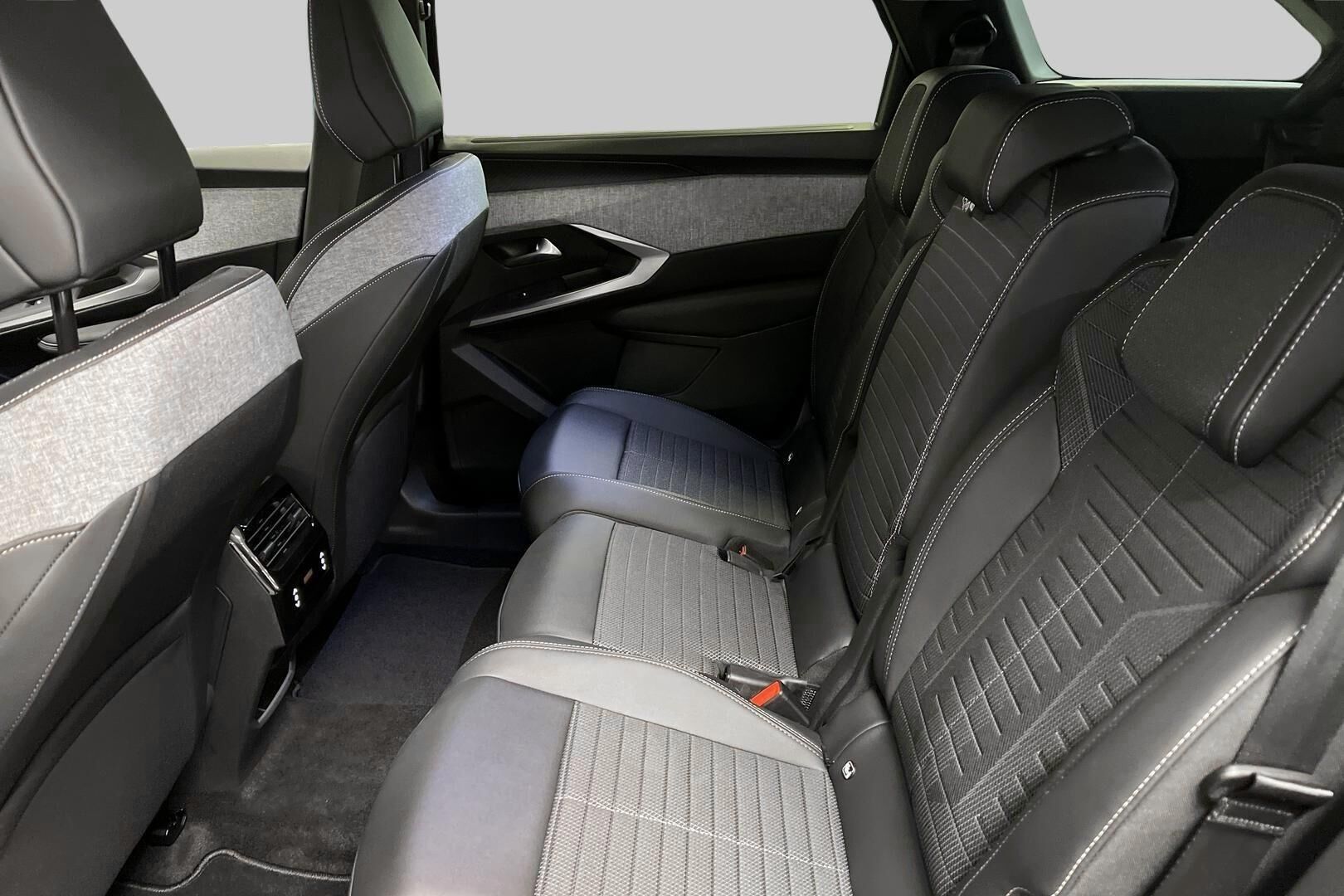 Peugeot 5008 iso kuva 9