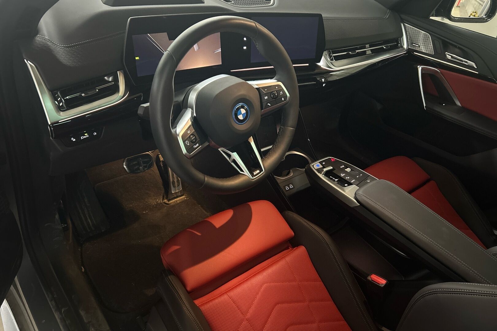 BMW iX2 iso kuva 0