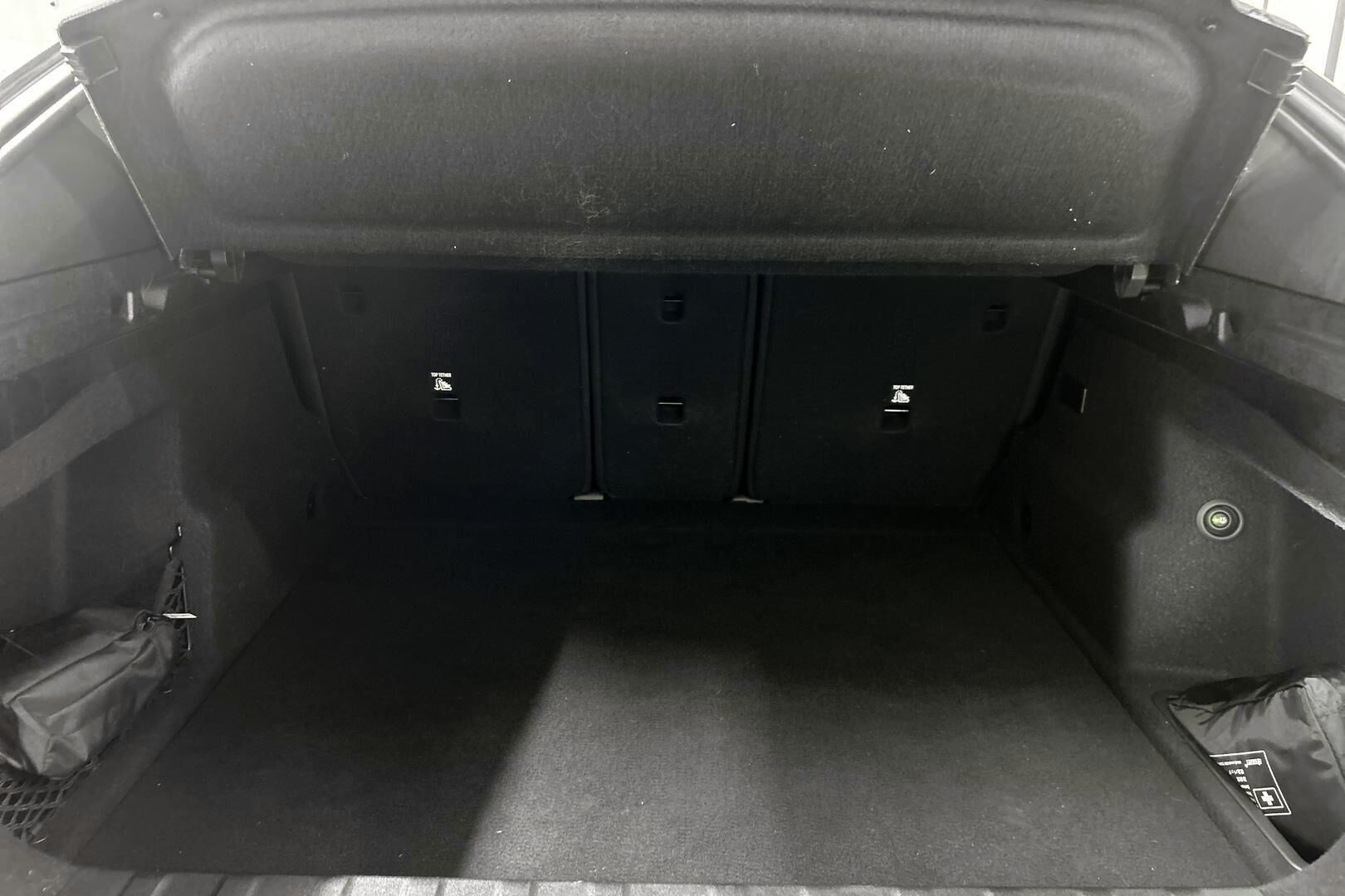 BMW iX2 iso kuva 11
