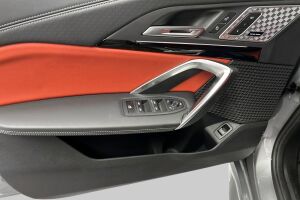 BMW iX2 esikatselu 11