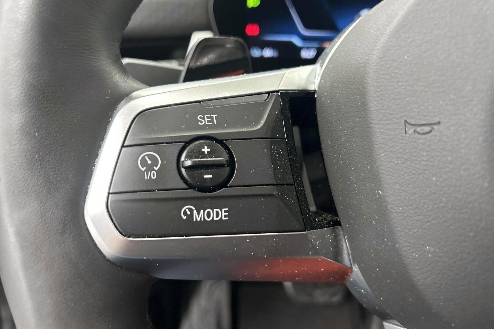 BMW iX2 iso kuva 16