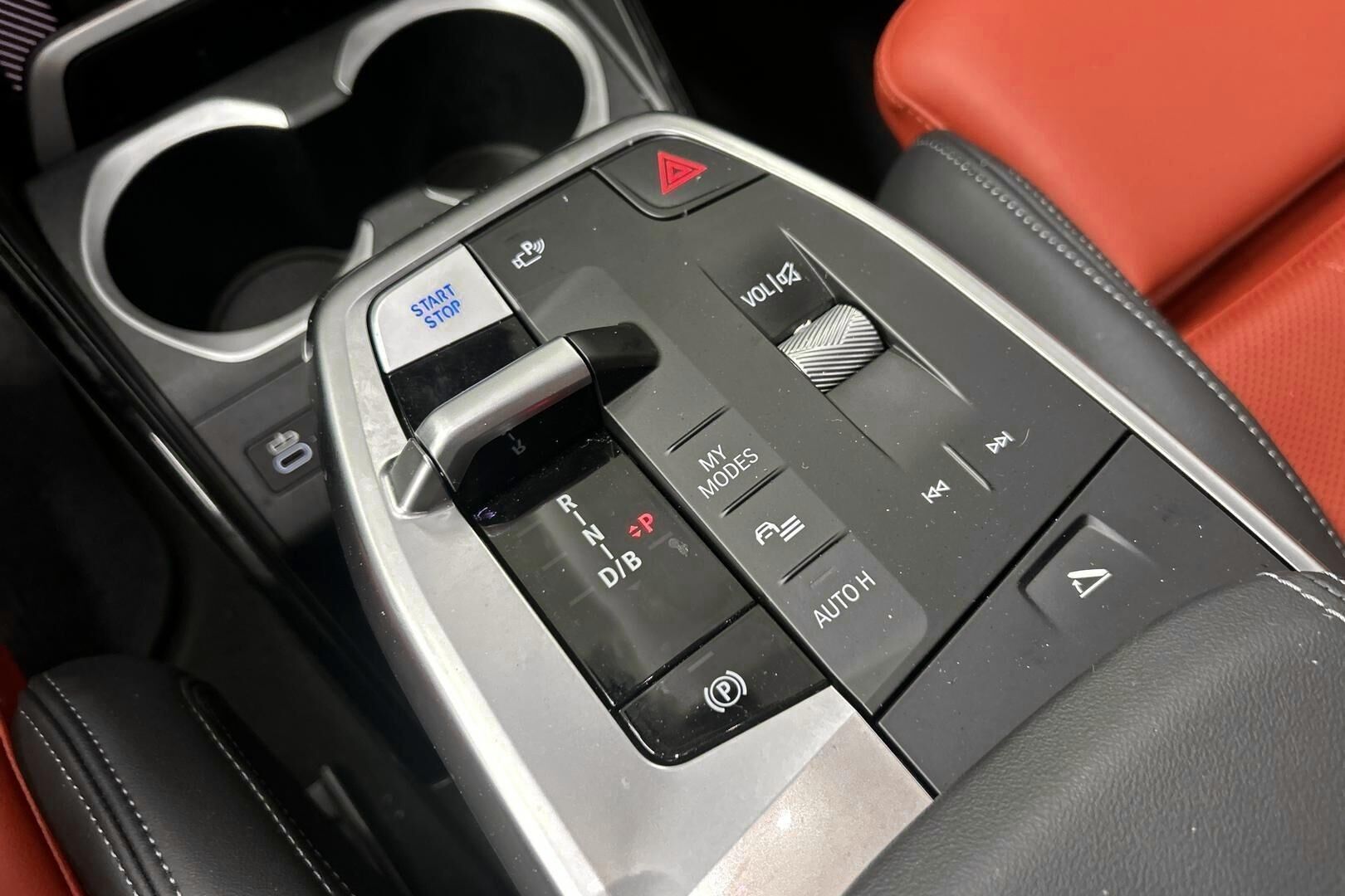 BMW iX2 iso kuva 22