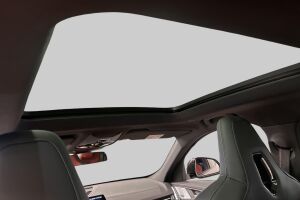 BMW iX2 esikatselu 22