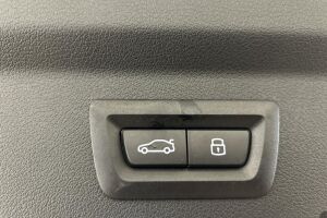 BMW iX2 esikatselu 24