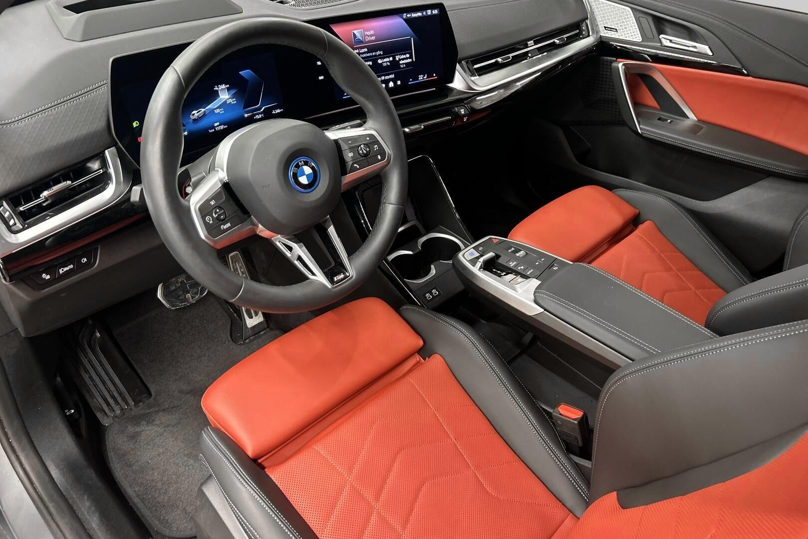 BMW iX2 iso kuva 8