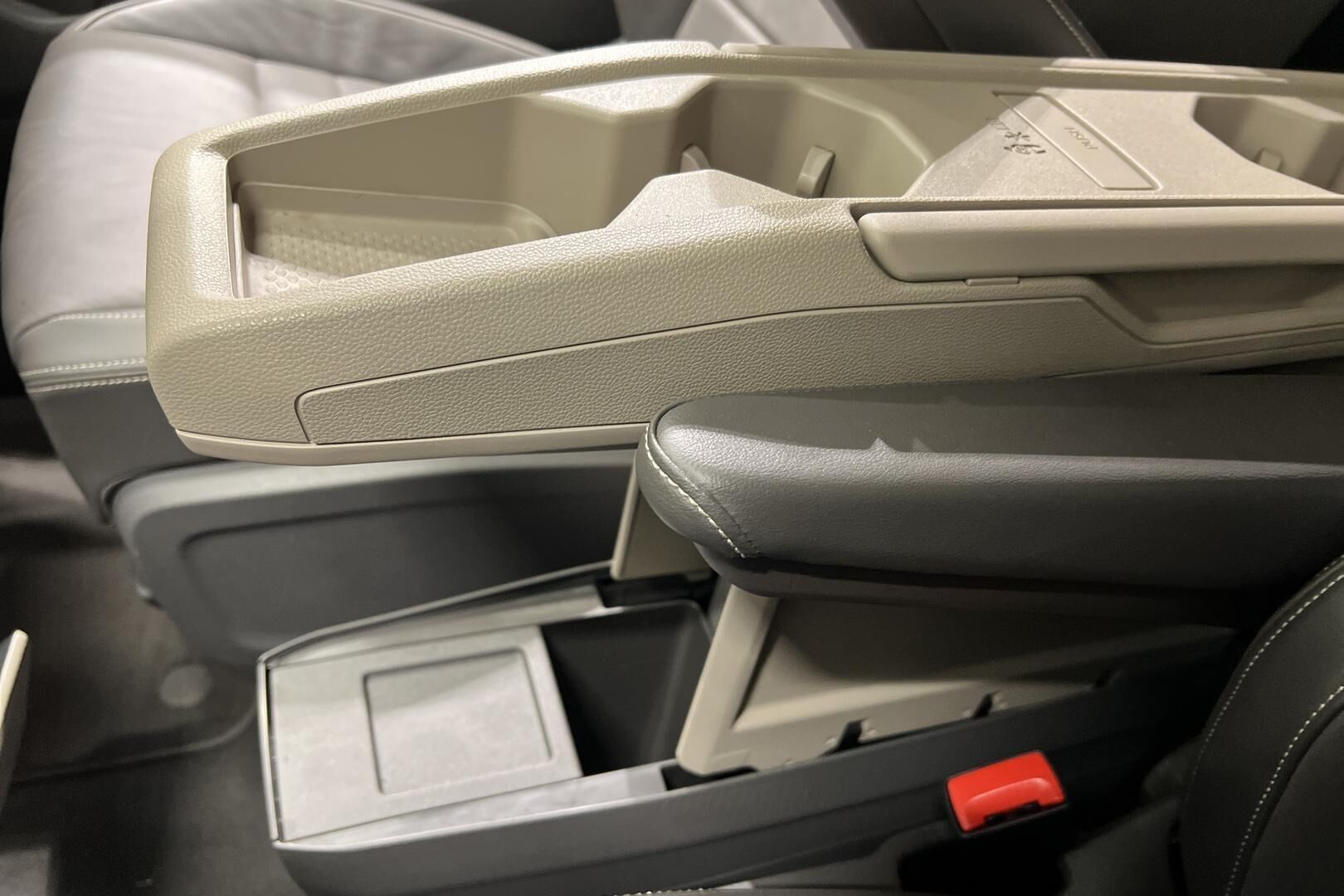 VOLKSWAGEN MULTIVAN iso kuva 27