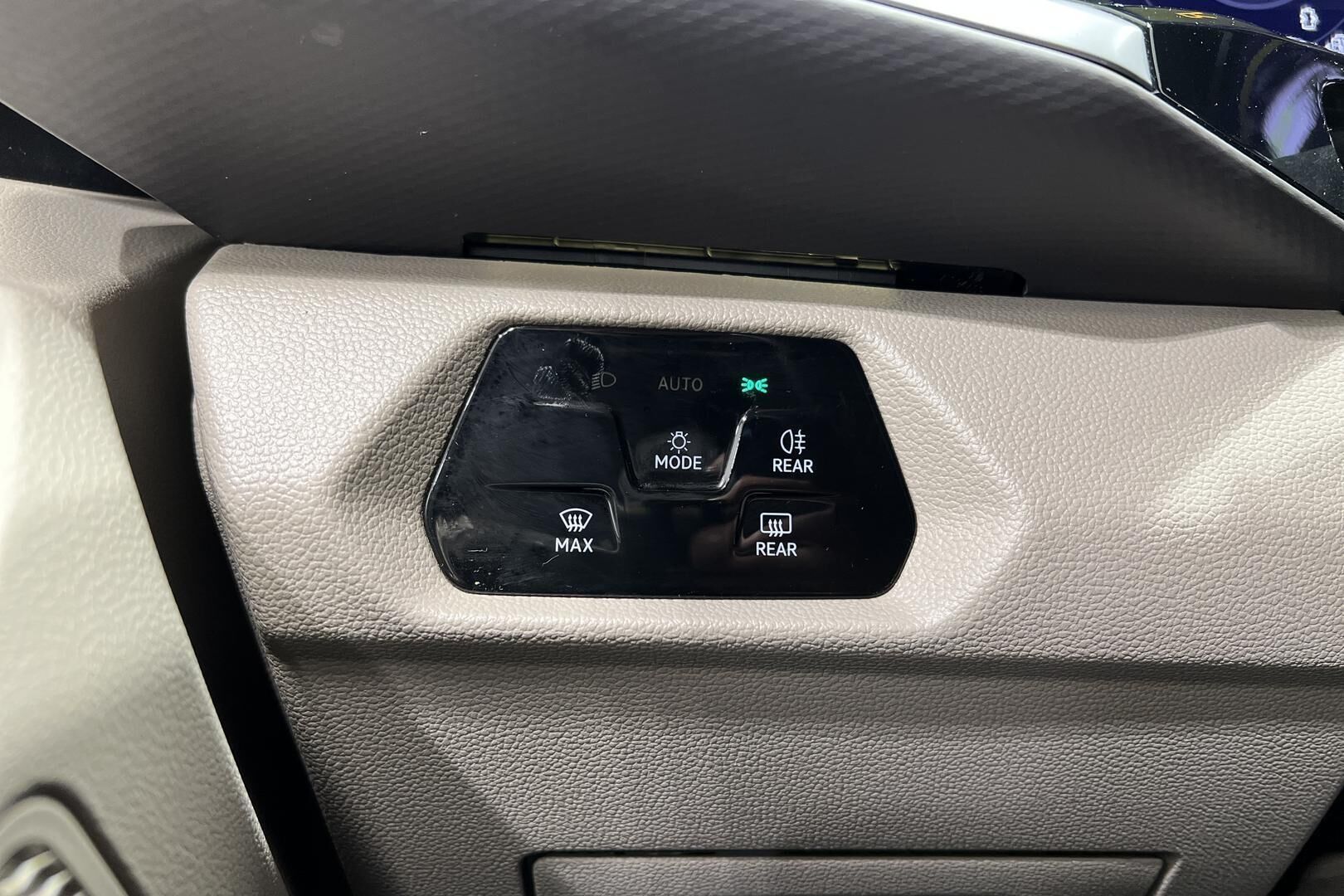 VOLKSWAGEN MULTIVAN iso kuva 30